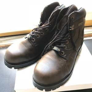 Rustler Slip & Oil Resistant Boots Size 8.5
